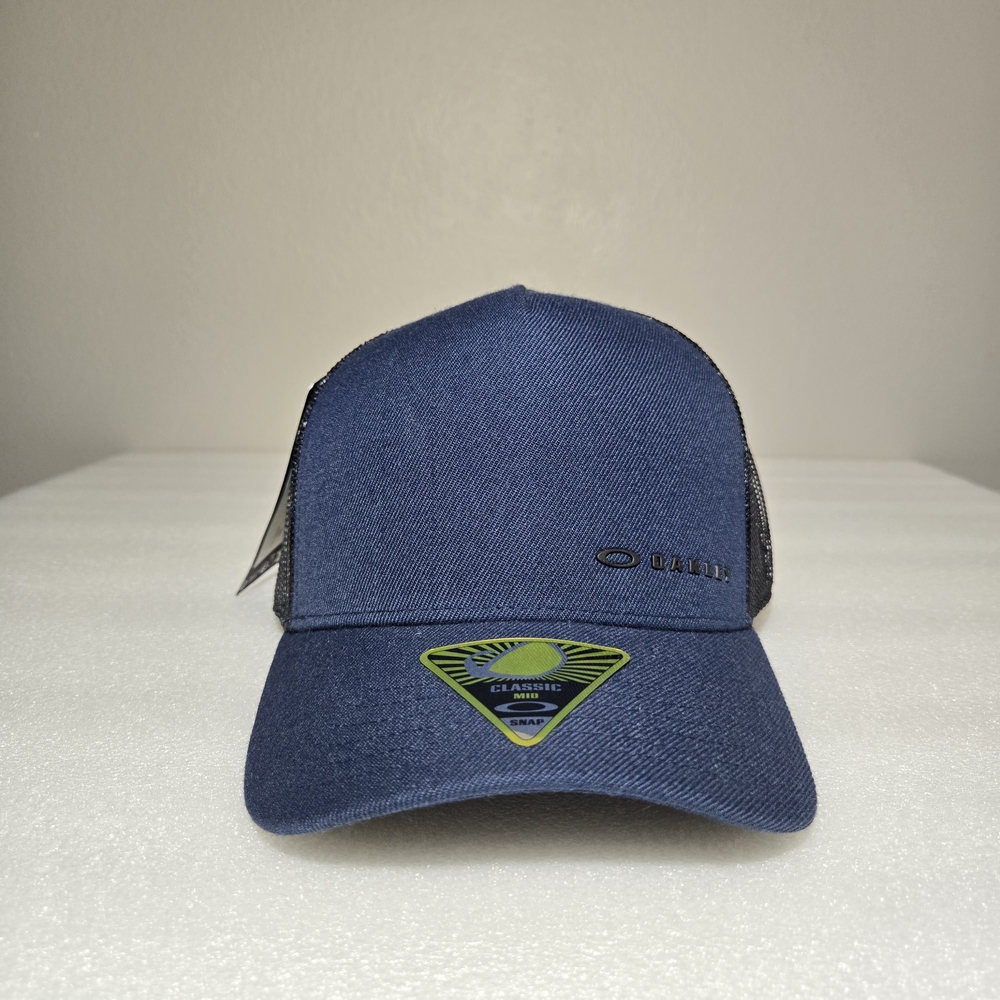 Oakley Blue and Black Men's Hat